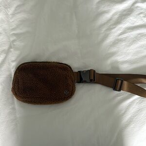 Lulu lemon Sherpa crossbody bag